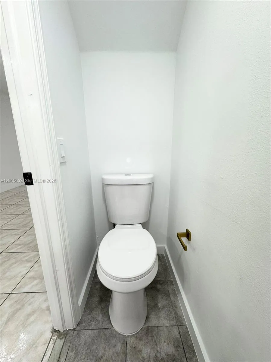 5580 W 26th Ct #209 Hialeah, FL 33016