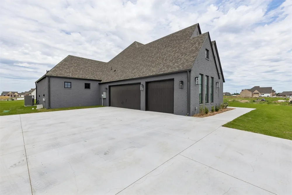 103 E 165th Place S Glenpool, OK 74033