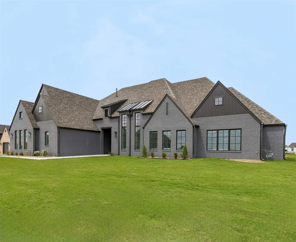 103 E 165th Place S Glenpool, OK 74033