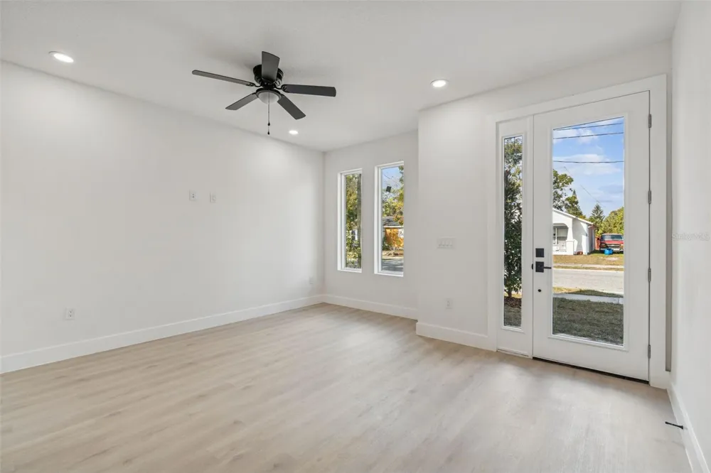 1515 E 27TH AVENUE Tampa, FL 33605