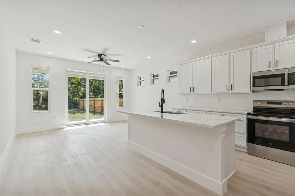 1515 E 27TH AVENUE Tampa, FL 33605