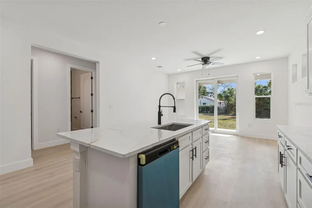 1515 E 27TH AVENUE Tampa, FL 33605