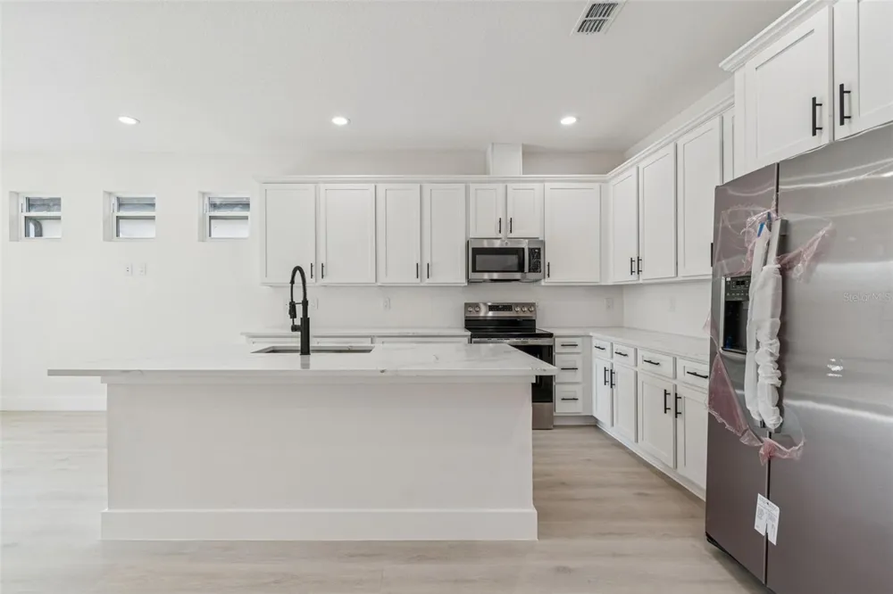 1515 E 27TH AVENUE Tampa, FL 33605