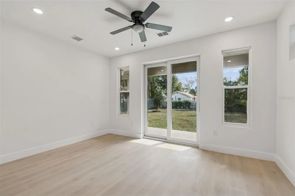 1515 E 27TH AVENUE Tampa, FL 33605