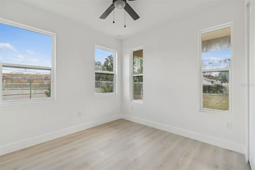 1515 E 27TH AVENUE Tampa, FL 33605