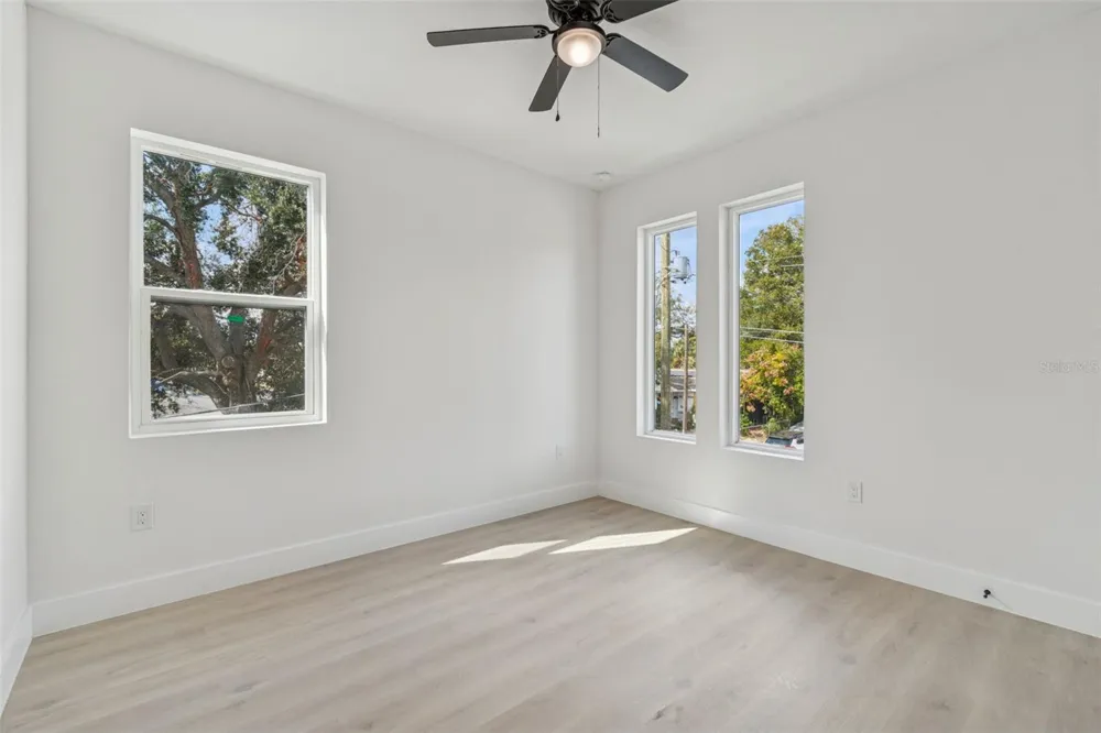 1515 E 27TH AVENUE Tampa, FL 33605