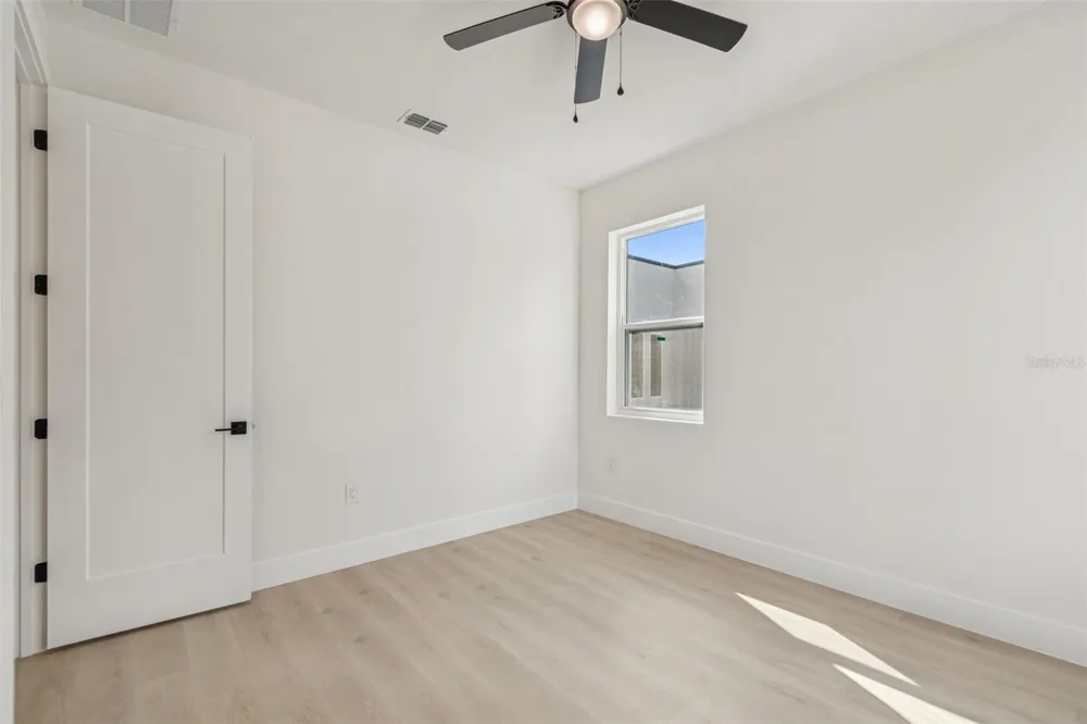 1515 E 27TH AVENUE Tampa, FL 33605