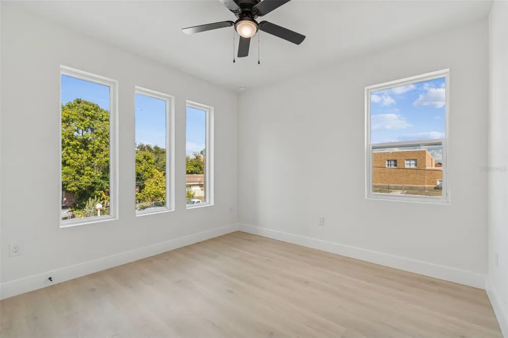 1515 E 27TH AVENUE Tampa, FL 33605