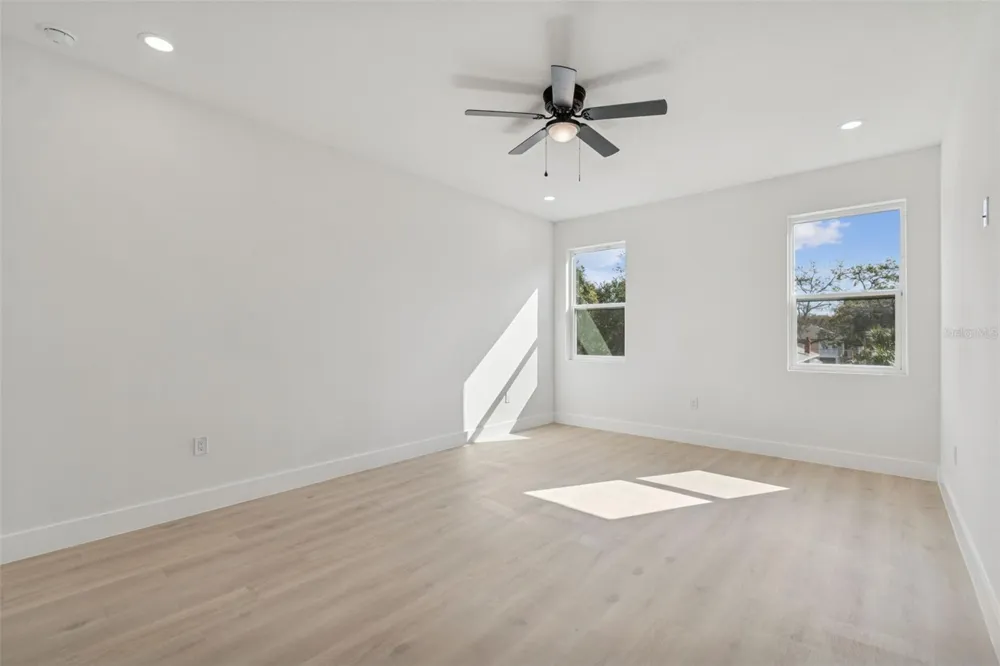 1515 E 27TH AVENUE Tampa, FL 33605