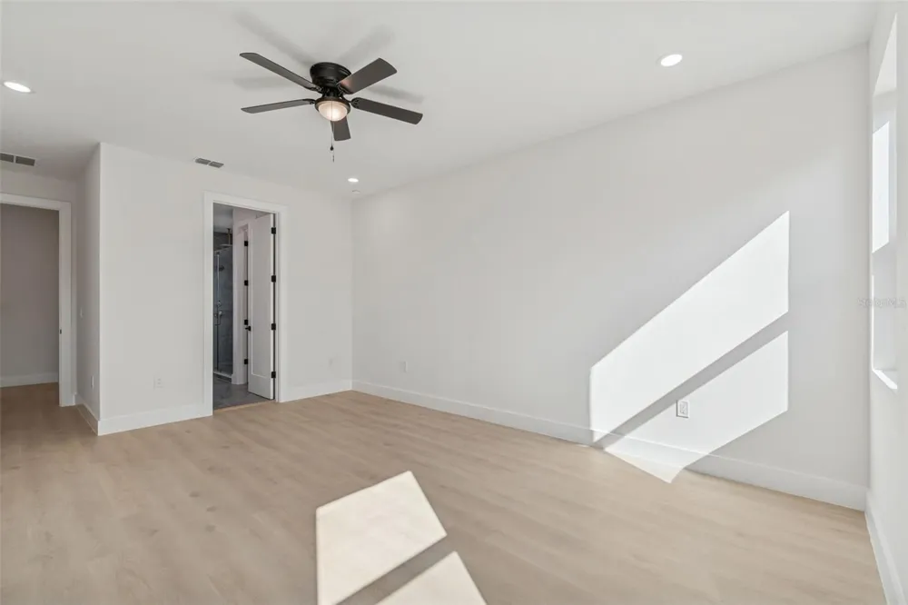 1515 E 27TH AVENUE Tampa, FL 33605