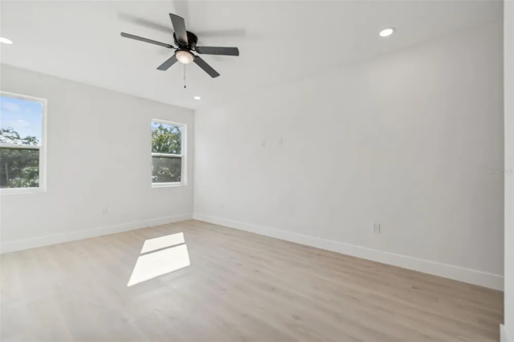 1515 E 27TH AVENUE Tampa, FL 33605