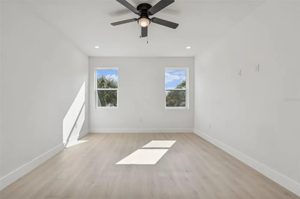 1515 E 27TH AVENUE Tampa, FL 33605