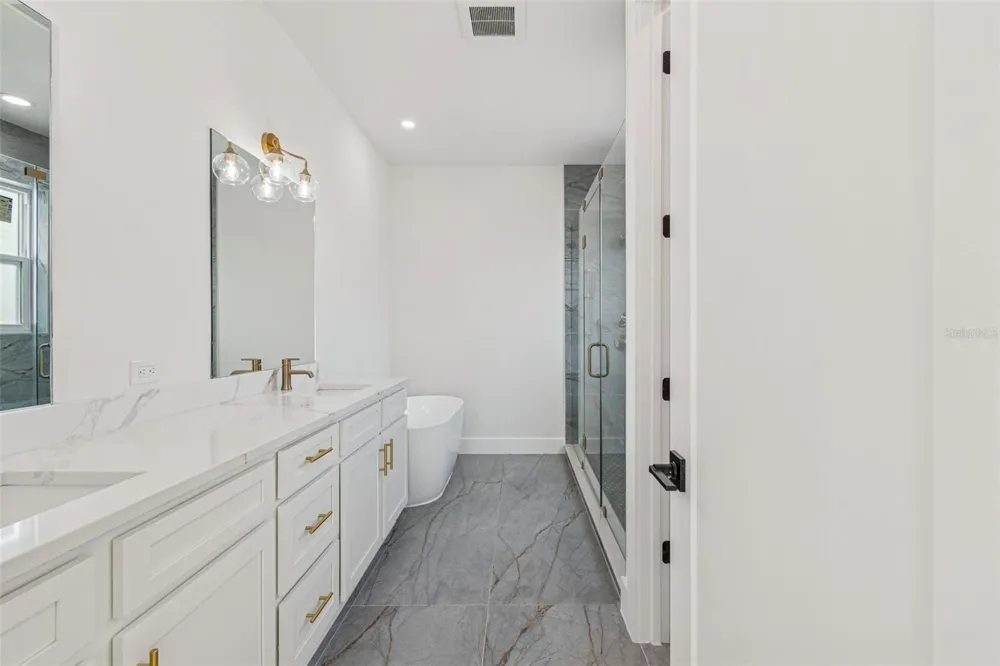 1515 E 27TH AVENUE Tampa, FL 33605