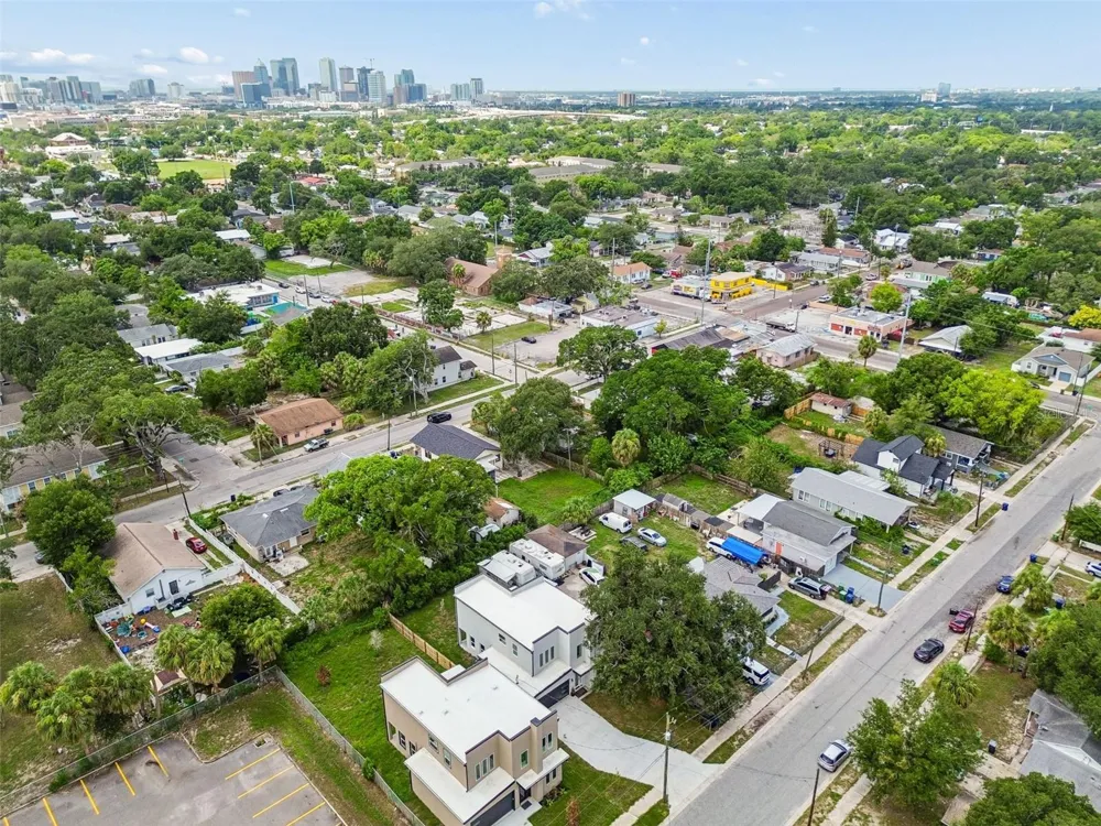 1515 E 27TH AVENUE Tampa, FL 33605