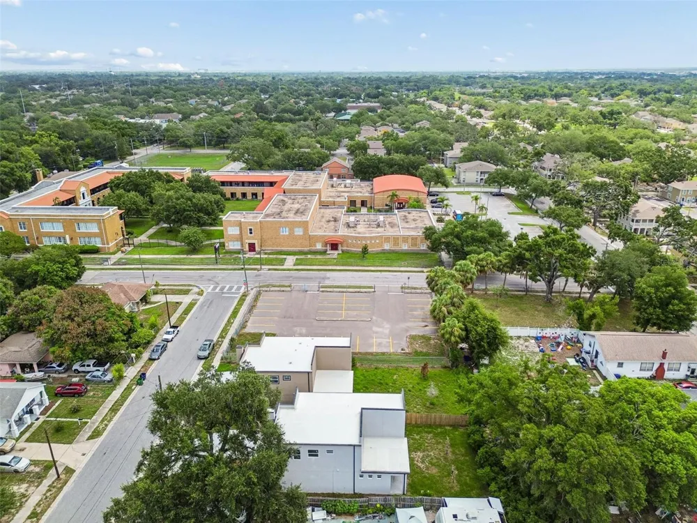 1515 E 27TH AVENUE Tampa, FL 33605