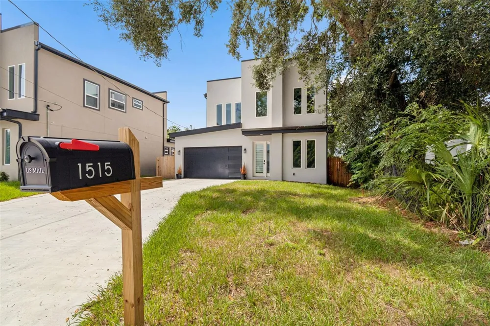1515 E 27TH AVENUE Tampa, FL 33605