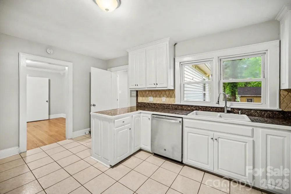 704 1st Avenue Place NE Conover, NC 28613