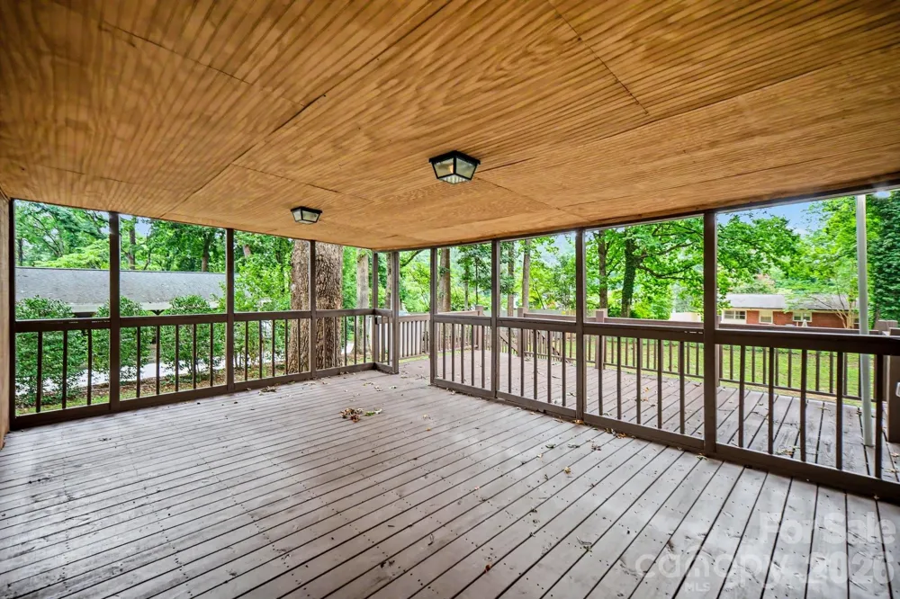 704 1st Avenue Place NE Conover, NC 28613