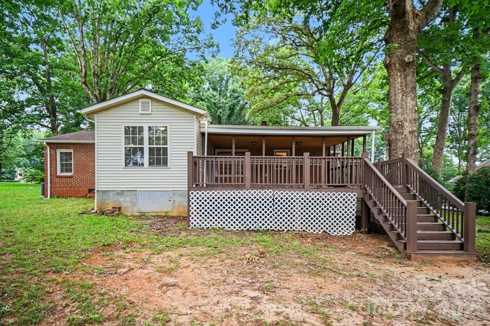 704 1st Avenue Place NE Conover, NC 28613