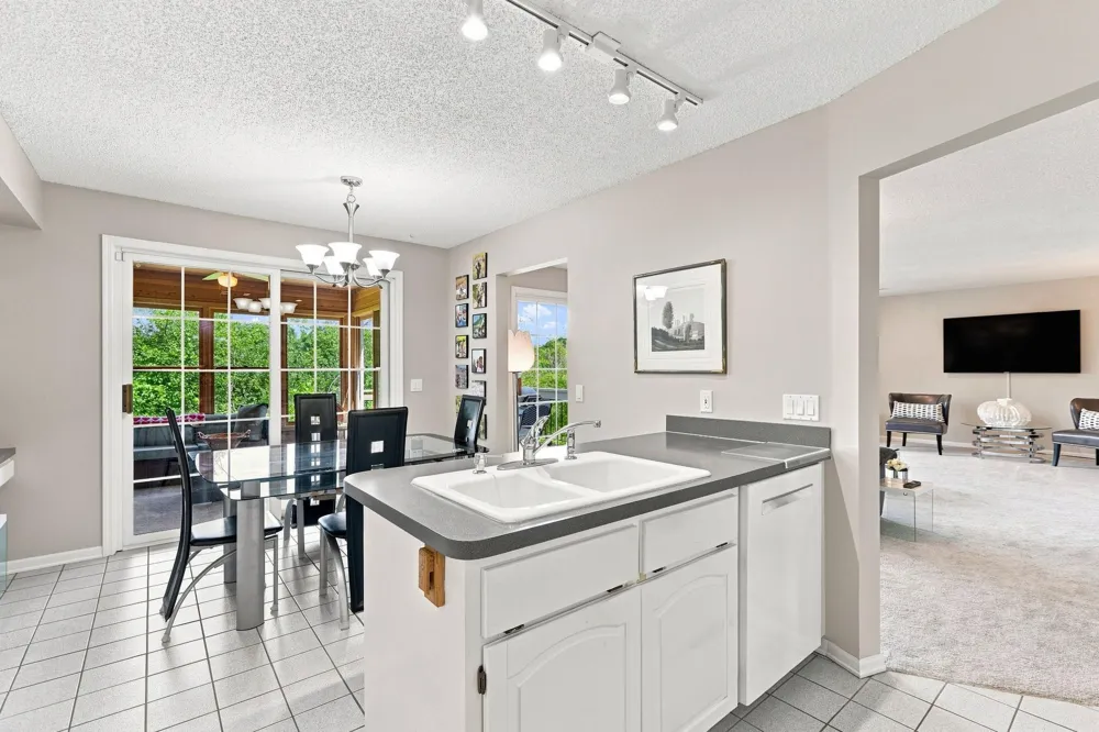 5423 Butternut Circle Minnetonka, MN 55343