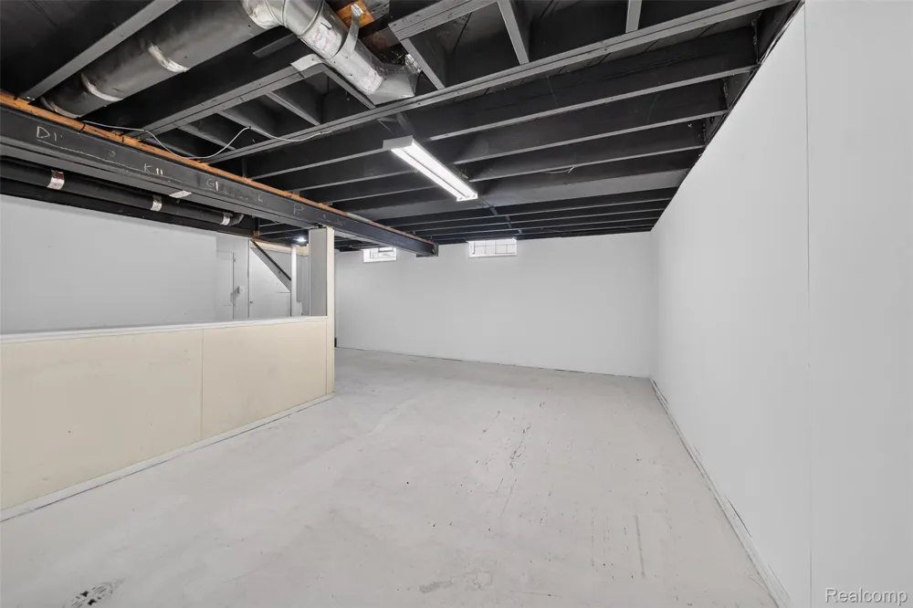 28202 Hollywood Street Roseville City, MI 48066
