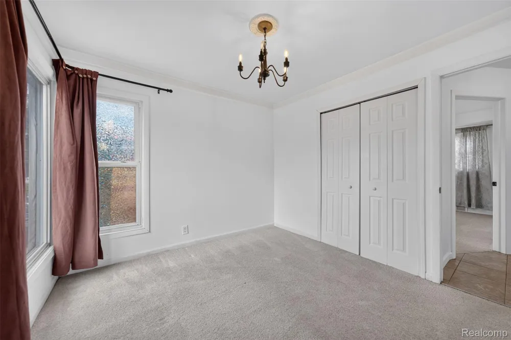 28202 Hollywood Street Roseville City, MI 48066