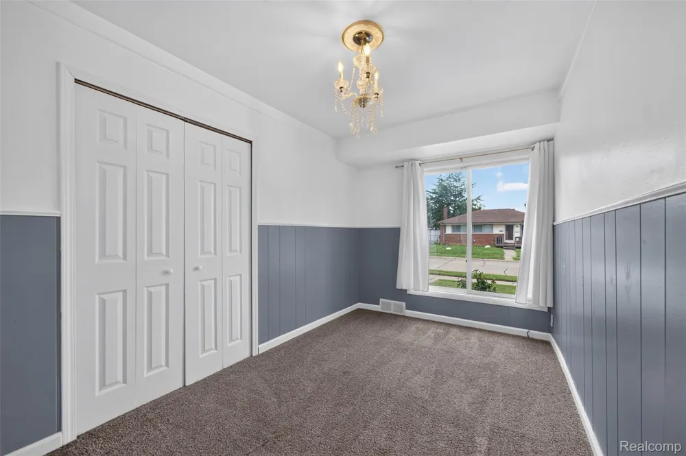 28202 Hollywood Street Roseville City, MI 48066