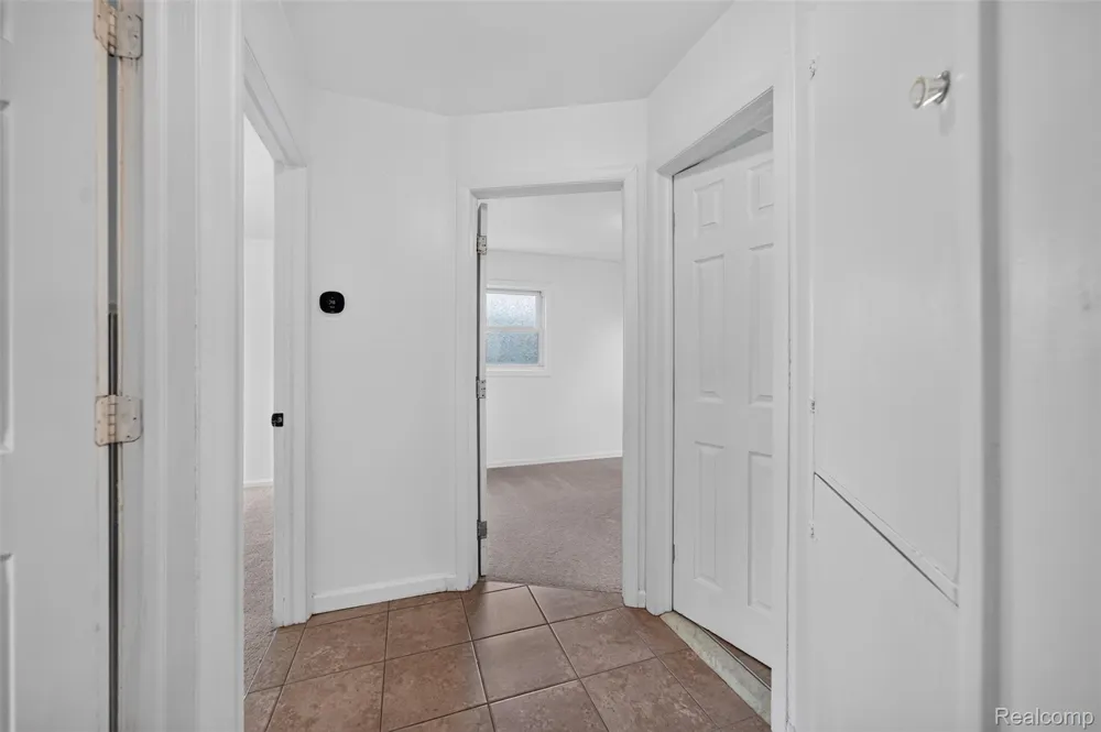 28202 Hollywood Street Roseville City, MI 48066