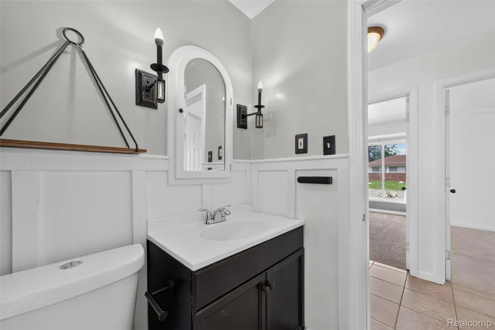 28202 Hollywood Street Roseville City, MI 48066