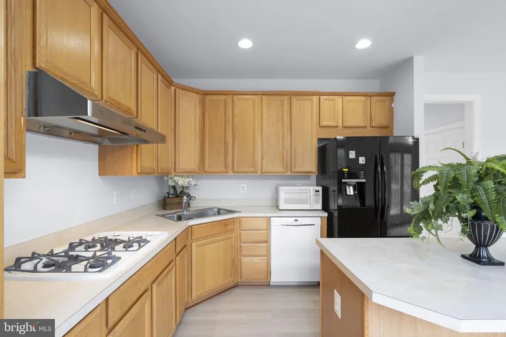 41794 EXPECTATION SQUARE Aldie, VA 20105