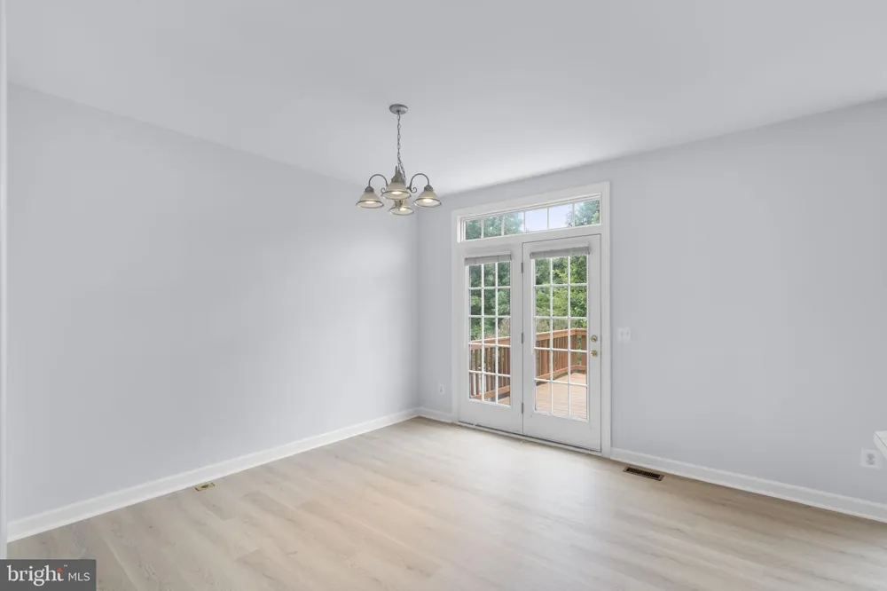 41794 EXPECTATION SQUARE Aldie, VA 20105