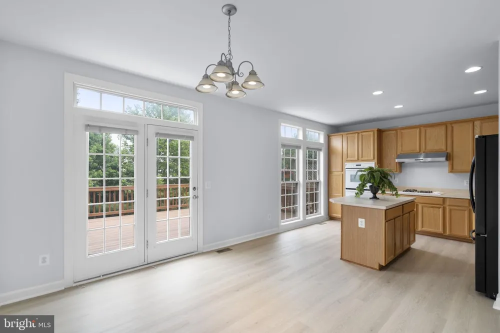 41794 EXPECTATION SQUARE Aldie, VA 20105