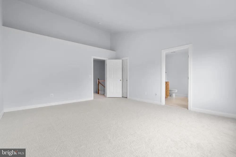 41794 EXPECTATION SQUARE Aldie, VA 20105