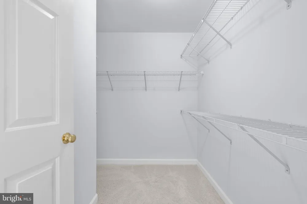 41794 EXPECTATION SQUARE Aldie, VA 20105