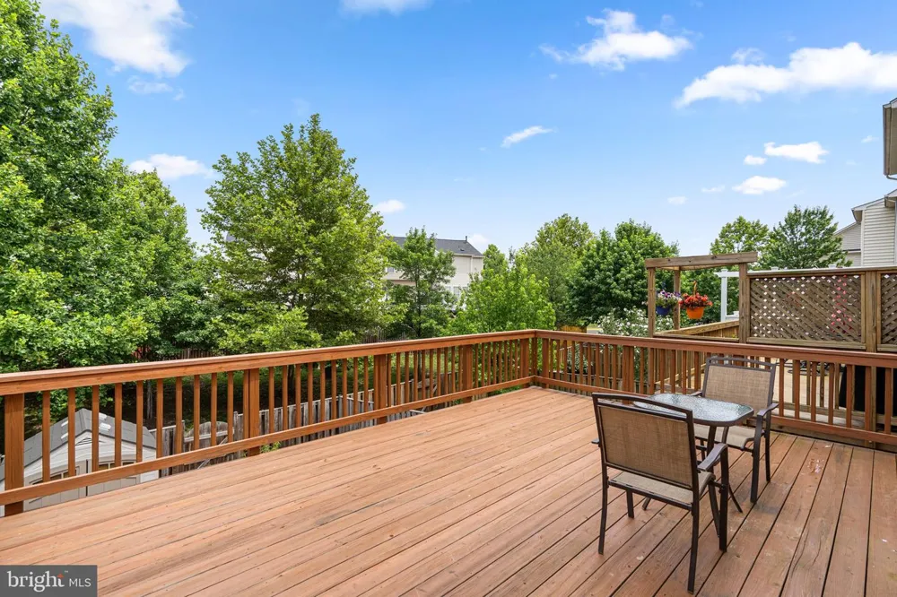 41794 EXPECTATION SQUARE Aldie, VA 20105