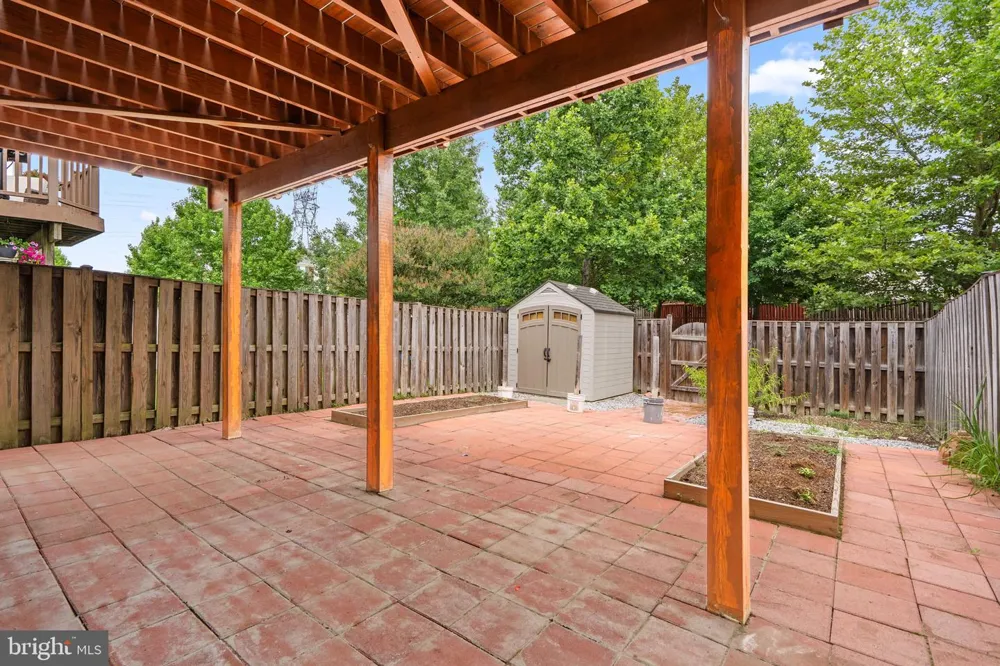 41794 EXPECTATION SQUARE Aldie, VA 20105