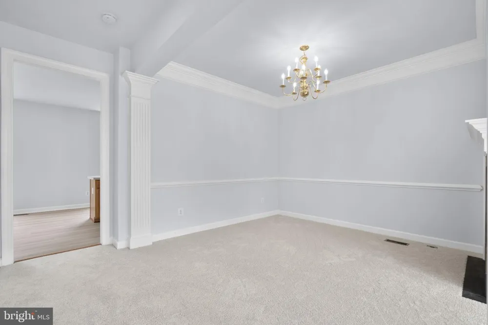 41794 EXPECTATION SQUARE Aldie, VA 20105