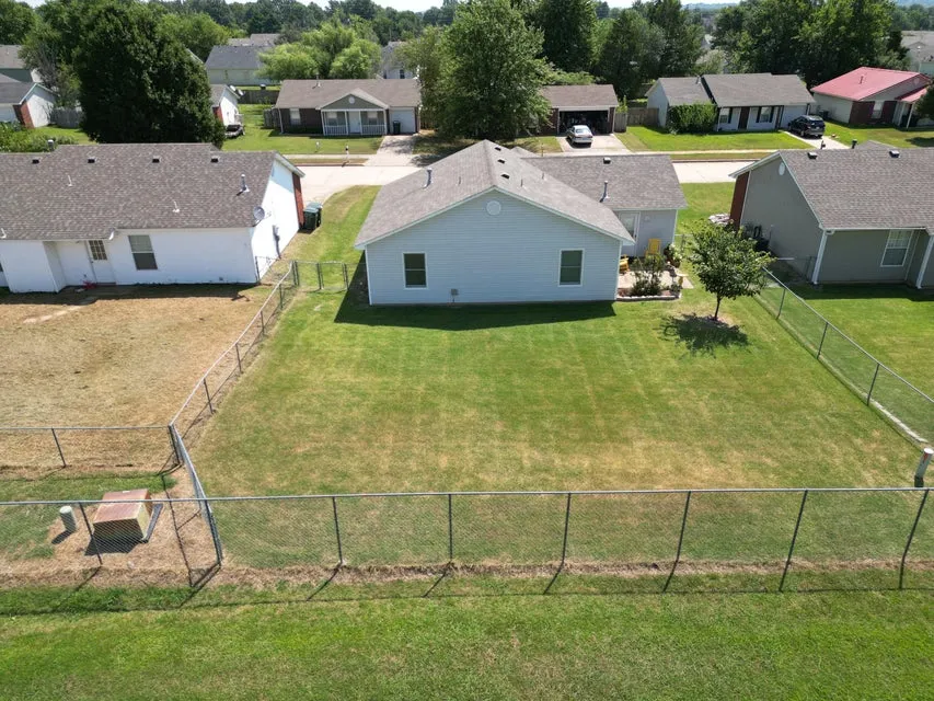 1821 Lexington Road Claremore, OK 74017