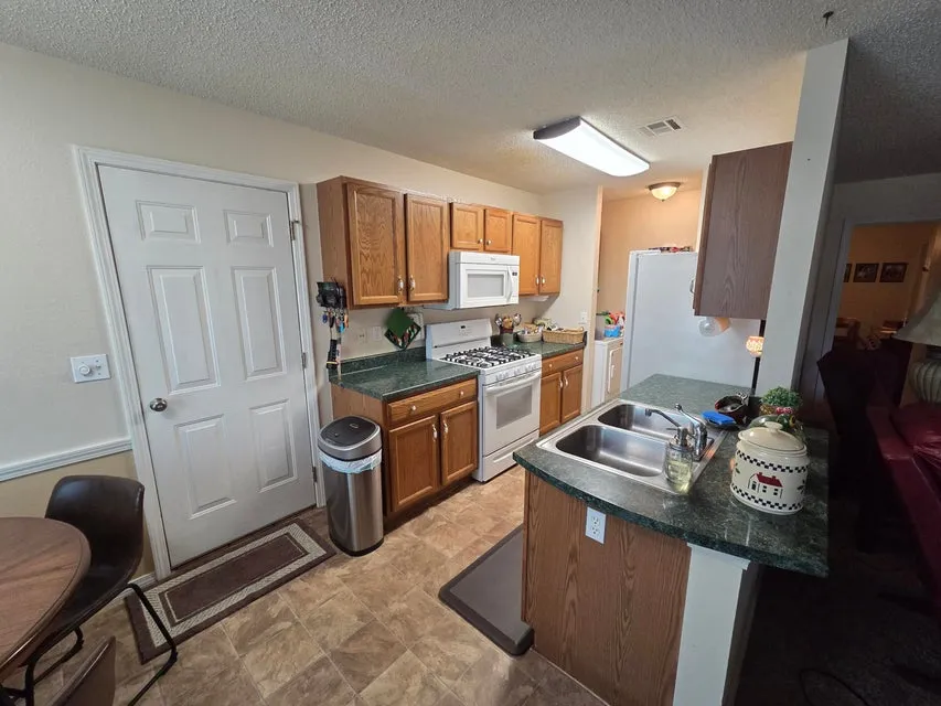 1821 Lexington Road Claremore, OK 74017