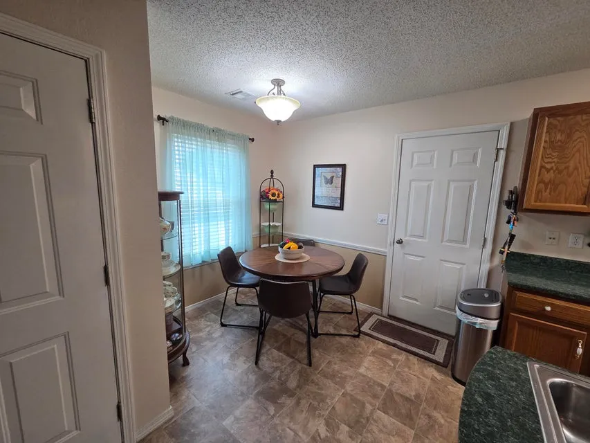 1821 Lexington Road Claremore, OK 74017