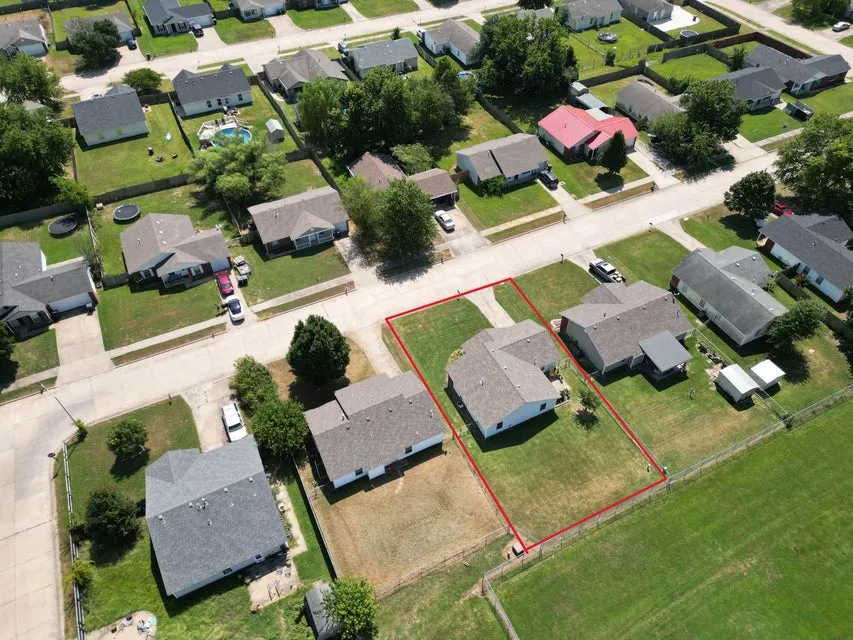 1821 Lexington Road Claremore, OK 74017