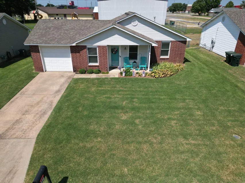1821 Lexington Road Claremore, OK 74017