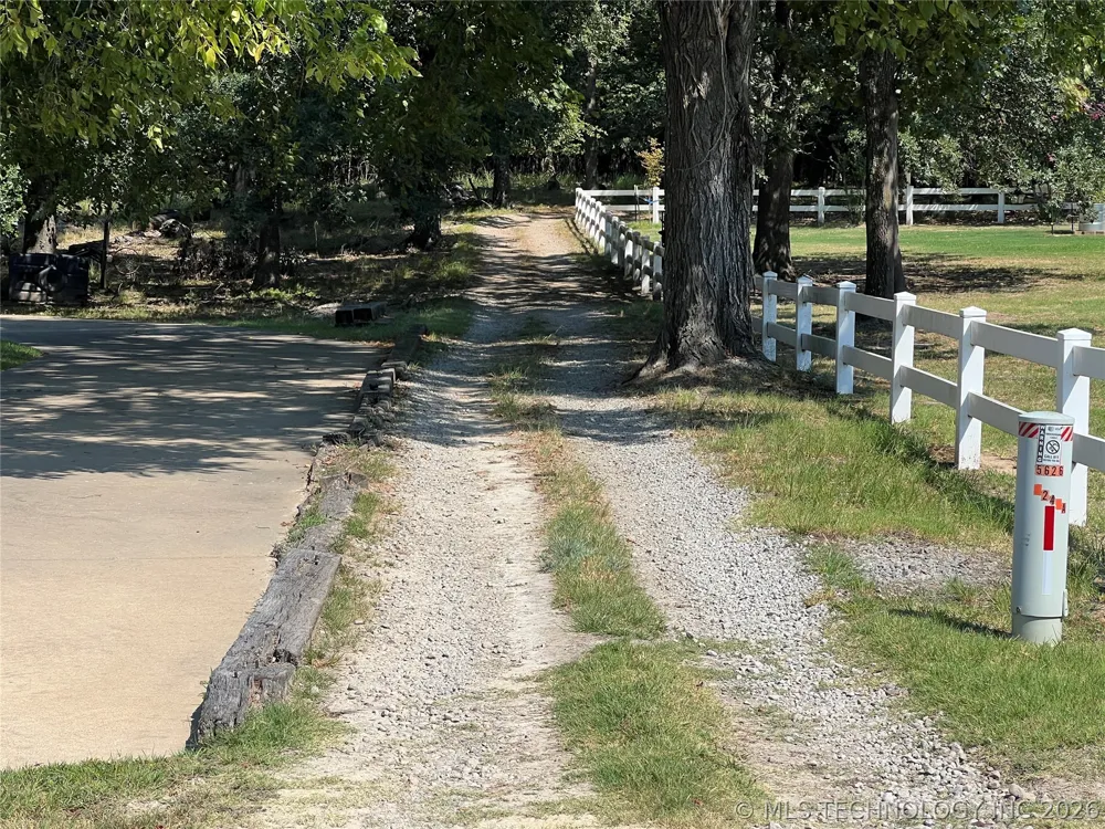 4189 Meadowood Road Eufaula, OK 74432