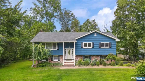 28 Forest Place