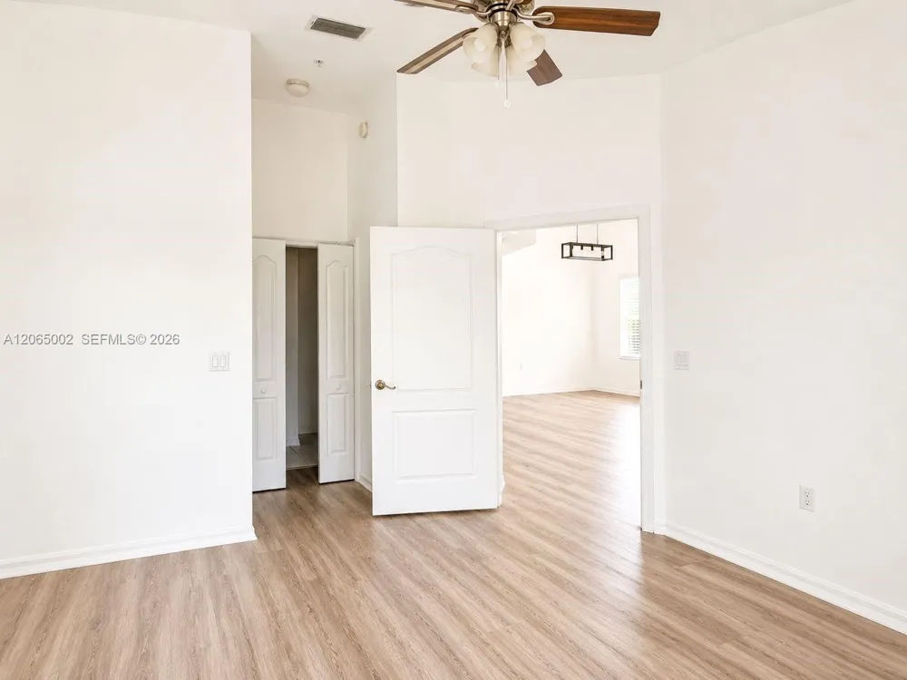 365 Stella Maris Dr #2905 Naples, FL 34114