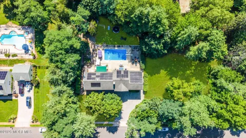 4 Crestview Court