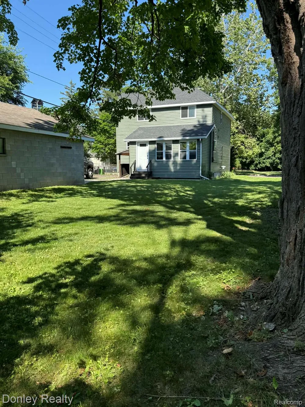 112 Alexander Street Caro City, MI 48723