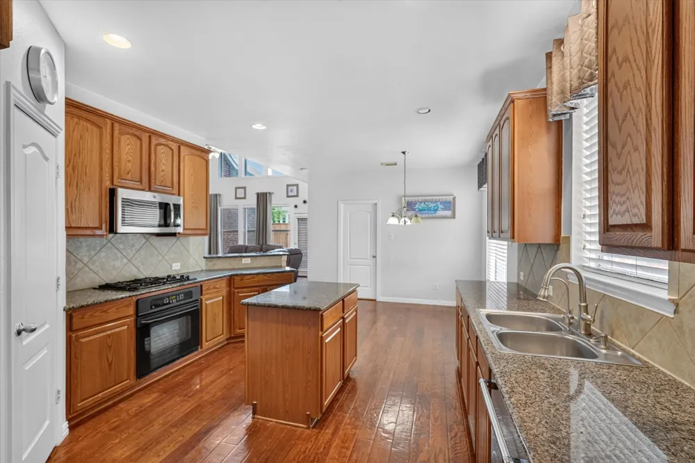 822 Shadybrook Drive Murphy, TX 75094