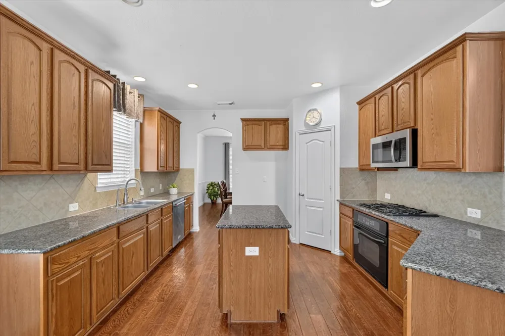822 Shadybrook Drive Murphy, TX 75094