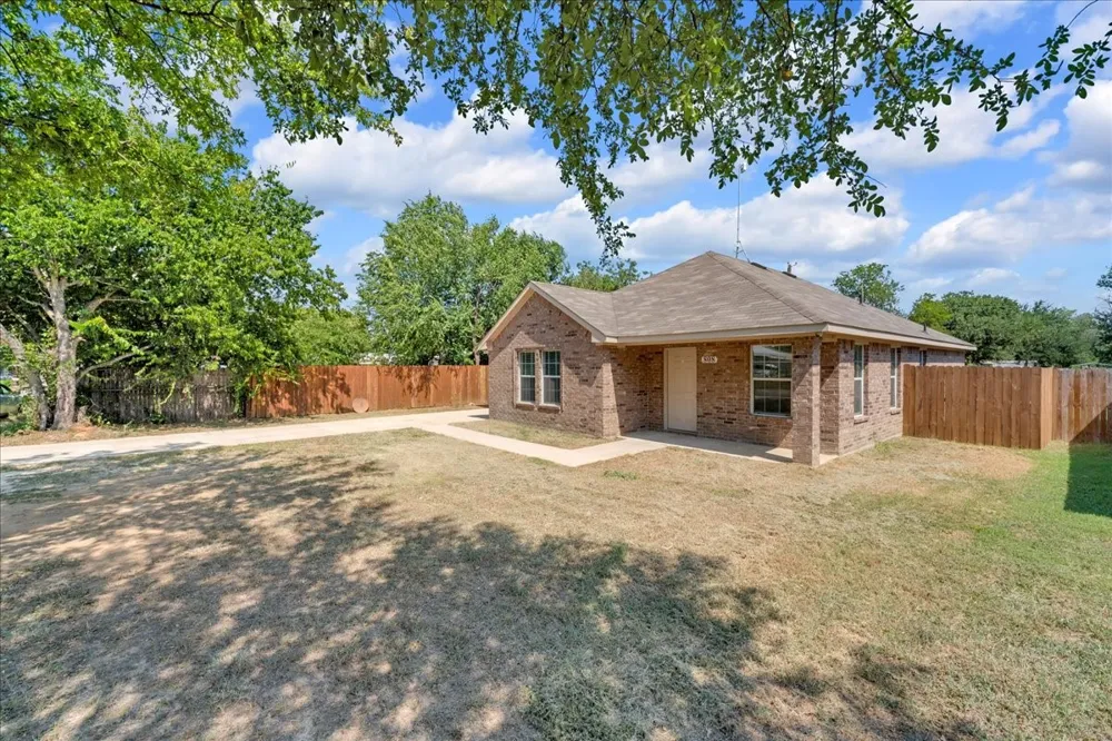 808 SW 24th Street Mineral Wells, TX 76067